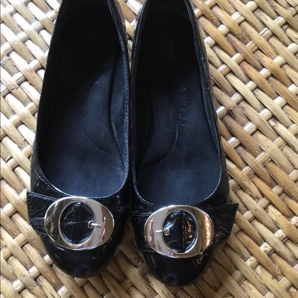 Dr. Scholl’s comfort ballet flats.